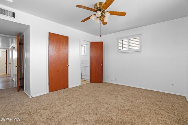Building Photo - 9532 Waverly Dr