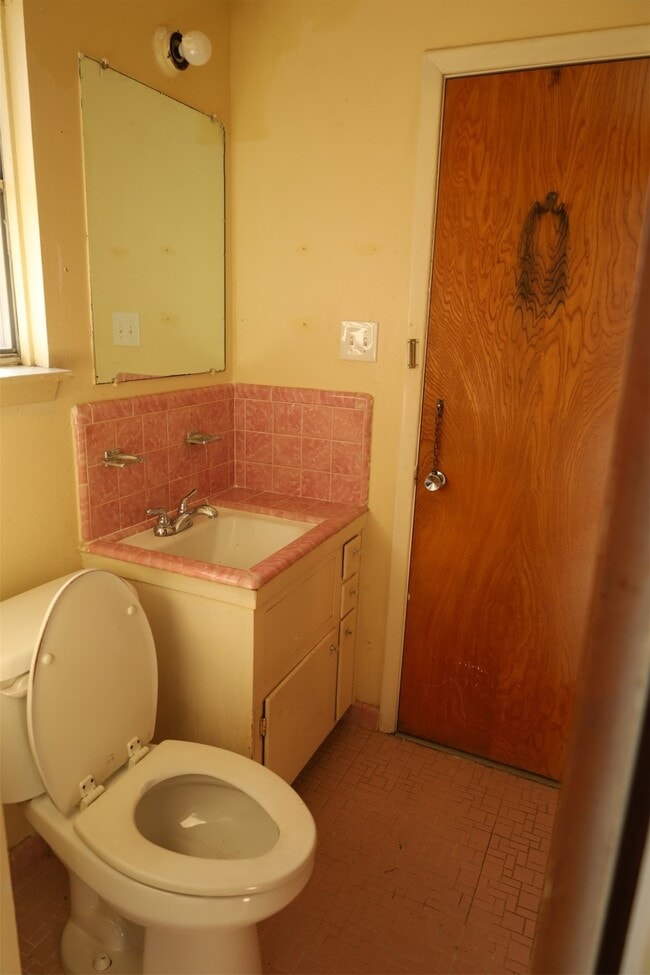 Building Photo - 13207 Santa Teresa Rd