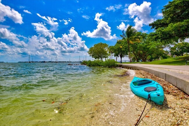 Building Photo - 2 Bedroom 2 Bath Waterview Condo (Palm Place Condominiums)