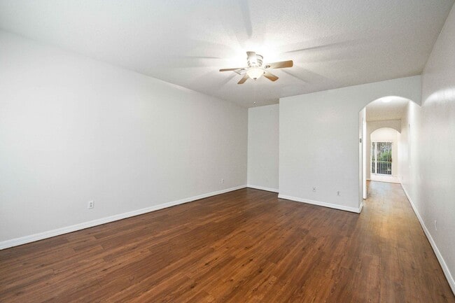 Building Photo - Delightful 2BR, Den /2.5BA Townhouse (Townhomes at Lighthouse Cove)