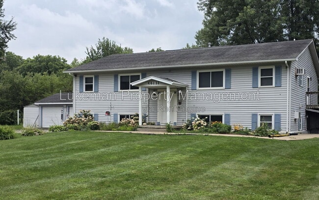 Building Photo - 46131 S Lakeshore Dr