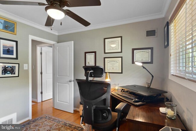 Building Photo - 1404 Middlebury Dr