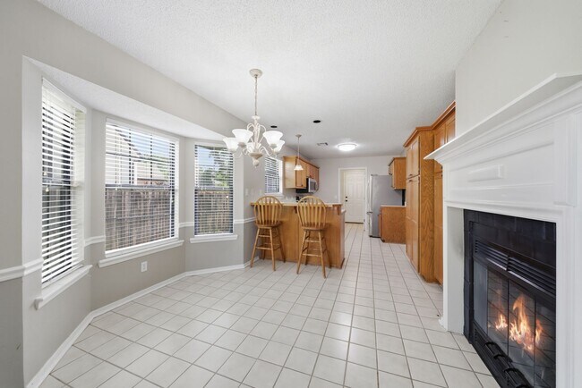 Building Photo - Large 3 bedroom, 2 bath home in Broken Arrow School District.