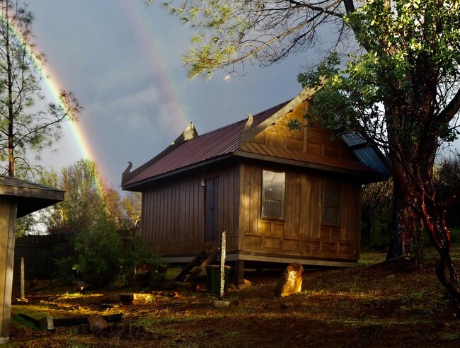 Building Photo - 2077 Stagecoach Canyon Rd