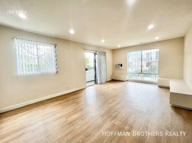 Building Photo - 860 S Ardmore Ave