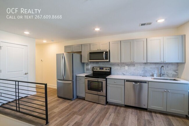 Building Photo - 2444 Frankford Ave