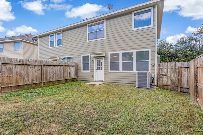 Building Photo - 6213 Stoney Creek Dr