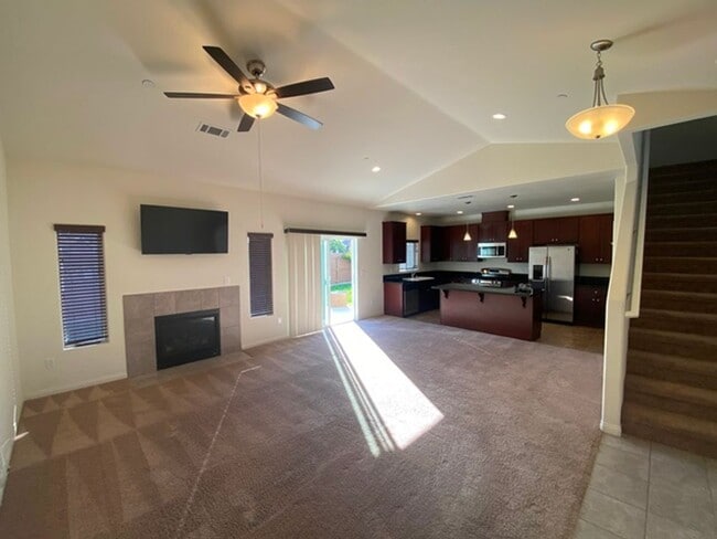 Building Photo - Like New 4 Bedroom Home in Harvest Square