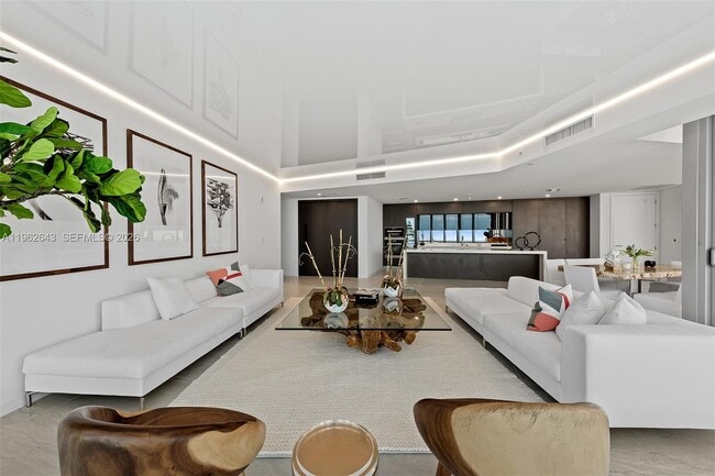 Building Photo - 851 NE 1st Ave