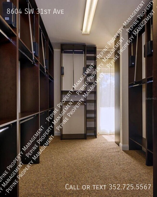 Building Photo - 8604 SW 31st Ave