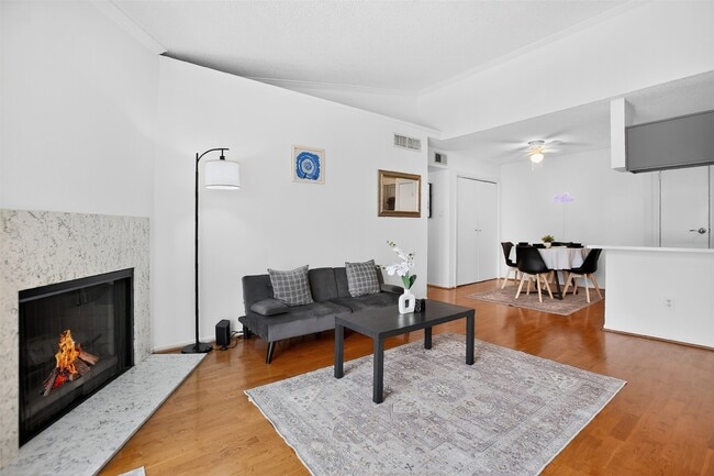 Building Photo - 3770 Lovers Wood Ln