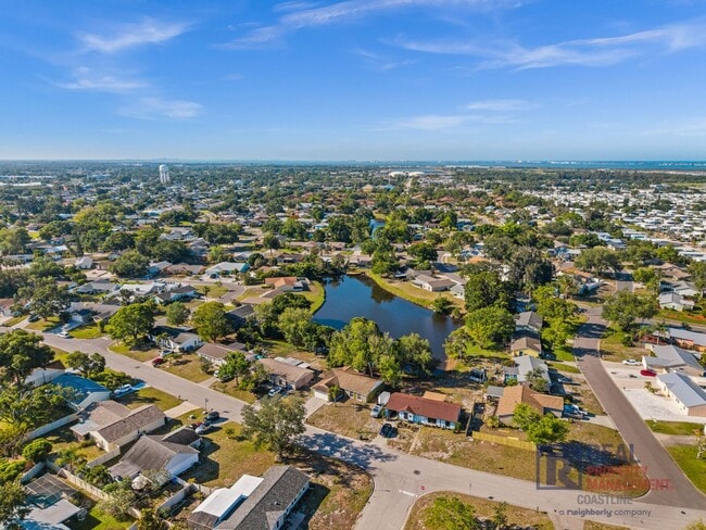 Building Photo - Charming Lakeside Home in Cordova Lakes – West Bradenton