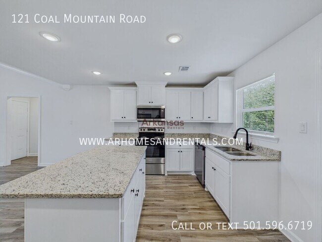 Building Photo - 209 Round Mountain Rd