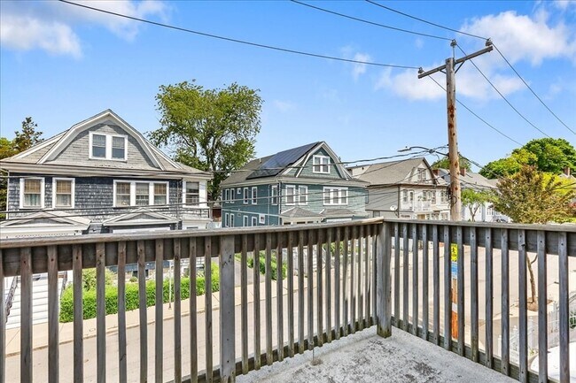 Building Photo - 16 Glenrose Rd