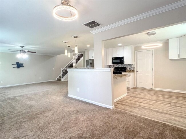 Building Photo - 585 Sable View Ln