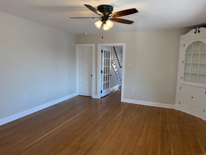 Building Photo - 106 Abbottstown St