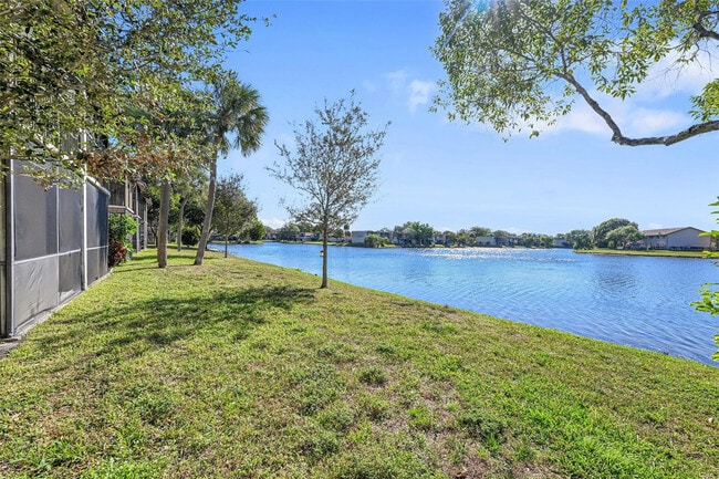 Building Photo - 9866 Nob Hill Ct