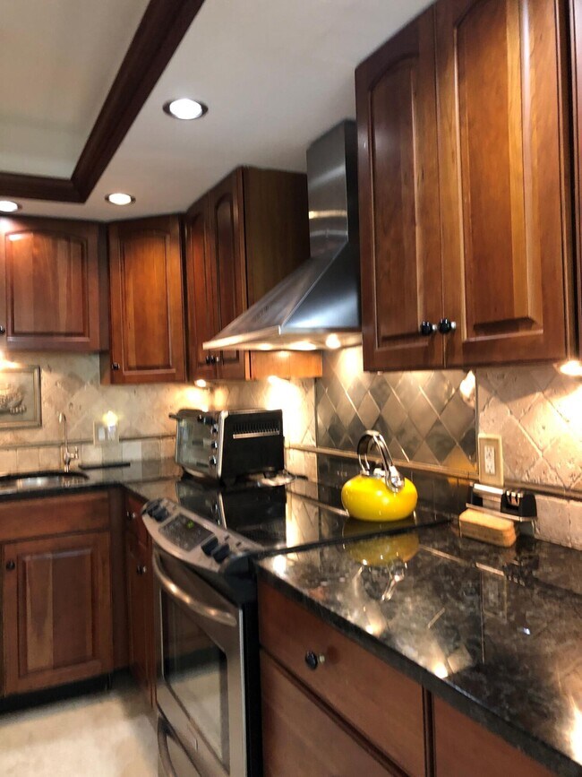 Building Photo - 3610 S Ocean Blvd