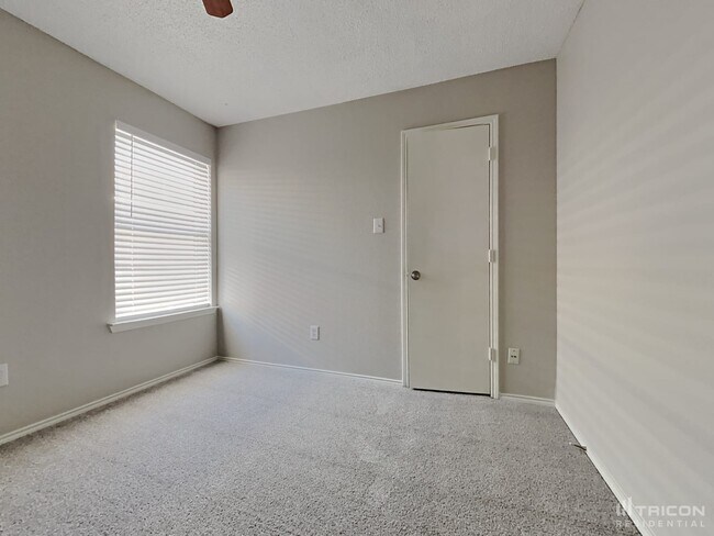 Building Photo - 2637 Ensenada Ln