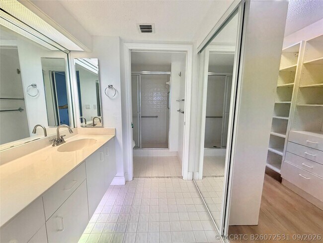 Building Photo - 9587 Weldon Cir