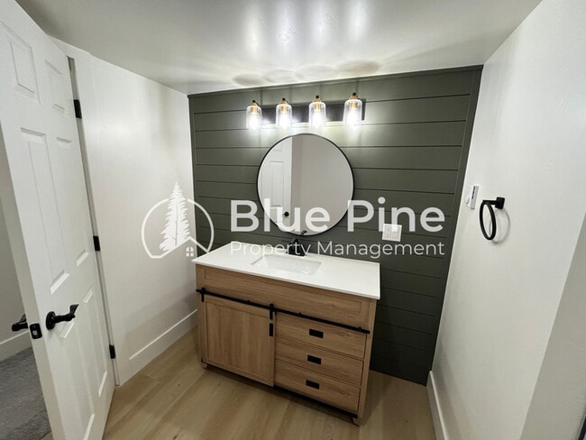 Building Photo - 3095 Disney Dr