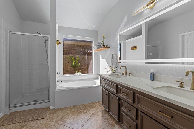 Building Photo - 12304 Shady Brook Dr