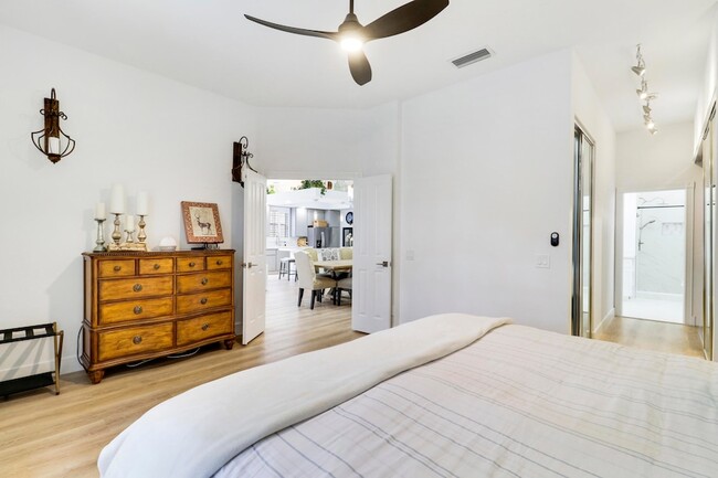 Building Photo - 387 Kelsey Park Dr