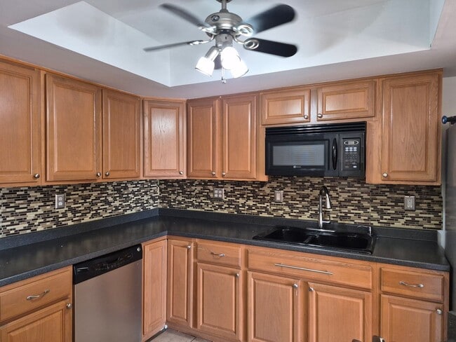 Building Photo - Greenbrier