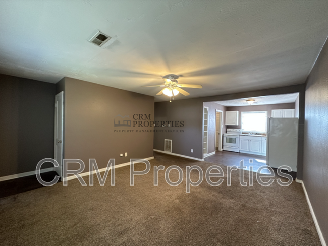 Building Photo - 2203 Admiral Dr