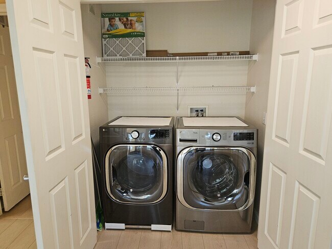 Building Photo - 7442 S Quail Cir