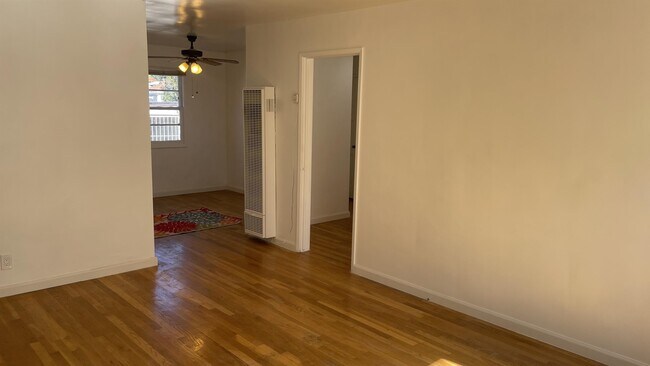 Building Photo - 2475 Silver Lake Blvd