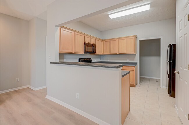Building Photo - 717 Cedarwood Dr