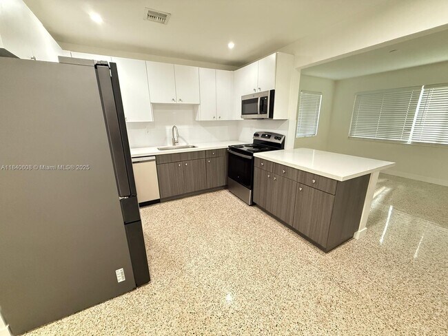 Building Photo - 11011 SW 79th Ave