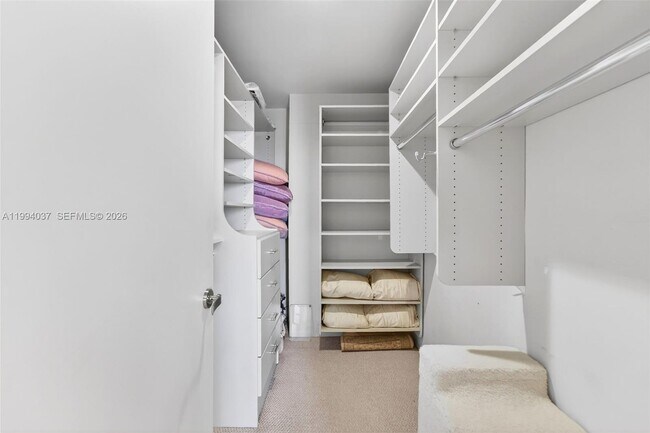 Building Photo - 2800 Island Blvd