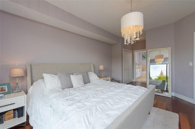 Building Photo - 1650 Galiano St