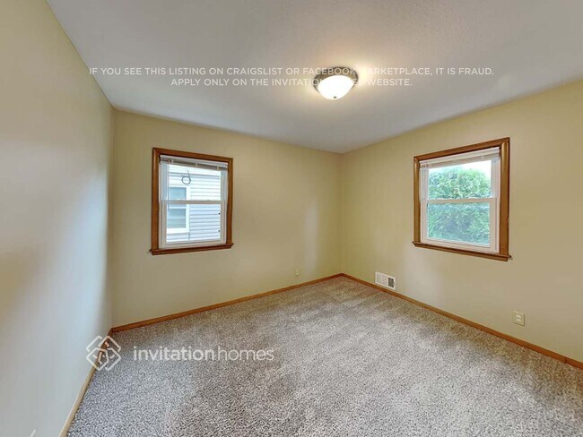 Building Photo - 6616 5th Ave S