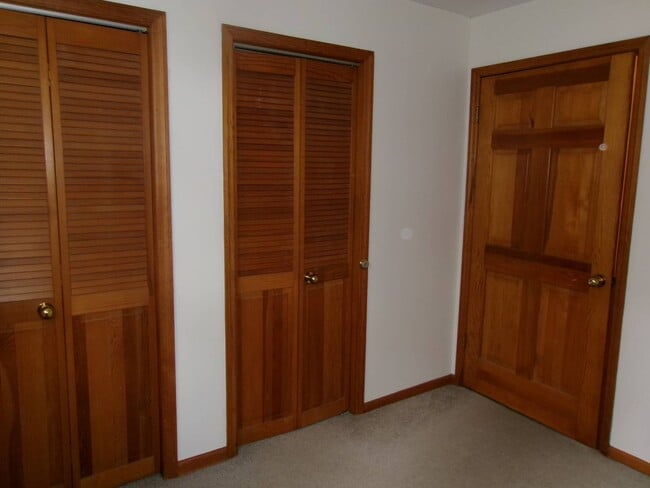 Building Photo - 222 S Ten Broeck St