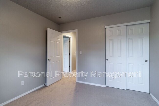 Building Photo - 17407 SE 23rd Way