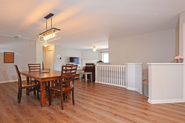 Building Photo - Spacious 5-Bed 3-Bath Home in South St. Paul - Available Now!