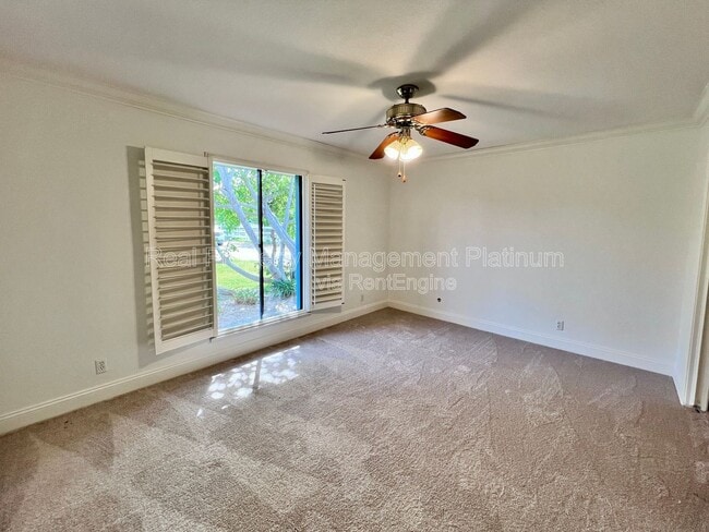 Building Photo - 9193 N Fowler Ave