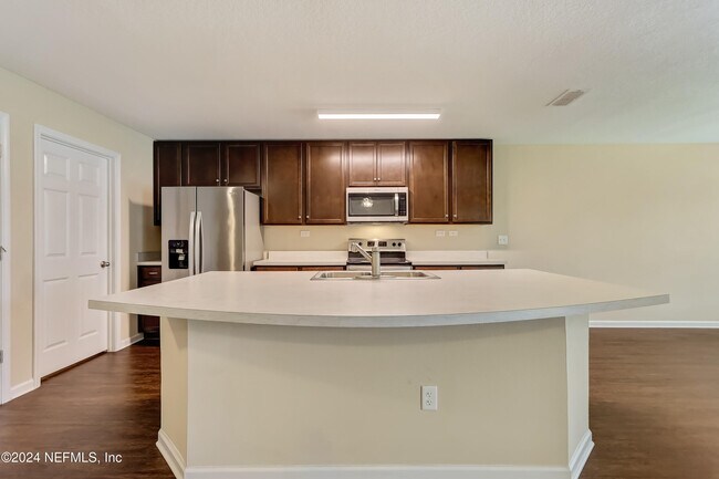 Building Photo - 11168 Watkins Ct