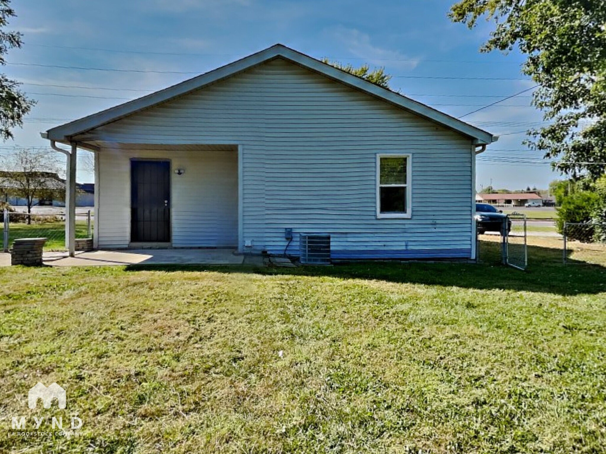 Building Photo - 808 W Smith Valley Rd