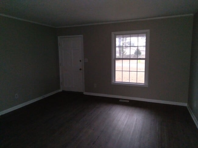 Building Photo - 309 Tall Pine Rd