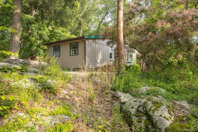 Building Photo - 56 Bluff Ave