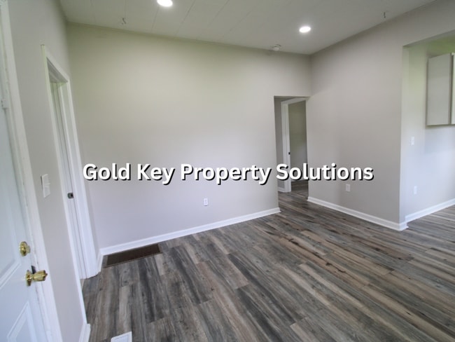 Building Photo - Nicely updated 3 BR 1 BA House with Covered Front Porch and Central Air (SECTION 8 APPROVED)