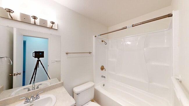 Building Photo - 445 Ignacio Blvd