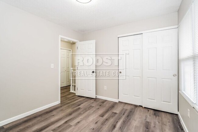 Building Photo - 1764 Brookfield Square N