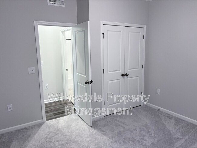 Building Photo - 913 Aspen Pointe Trl