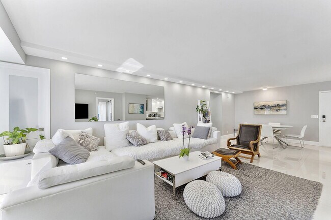 Building Photo - 4505 S Ocean Blvd