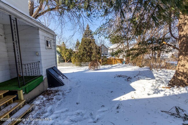 Building Photo - 16 Ralph St